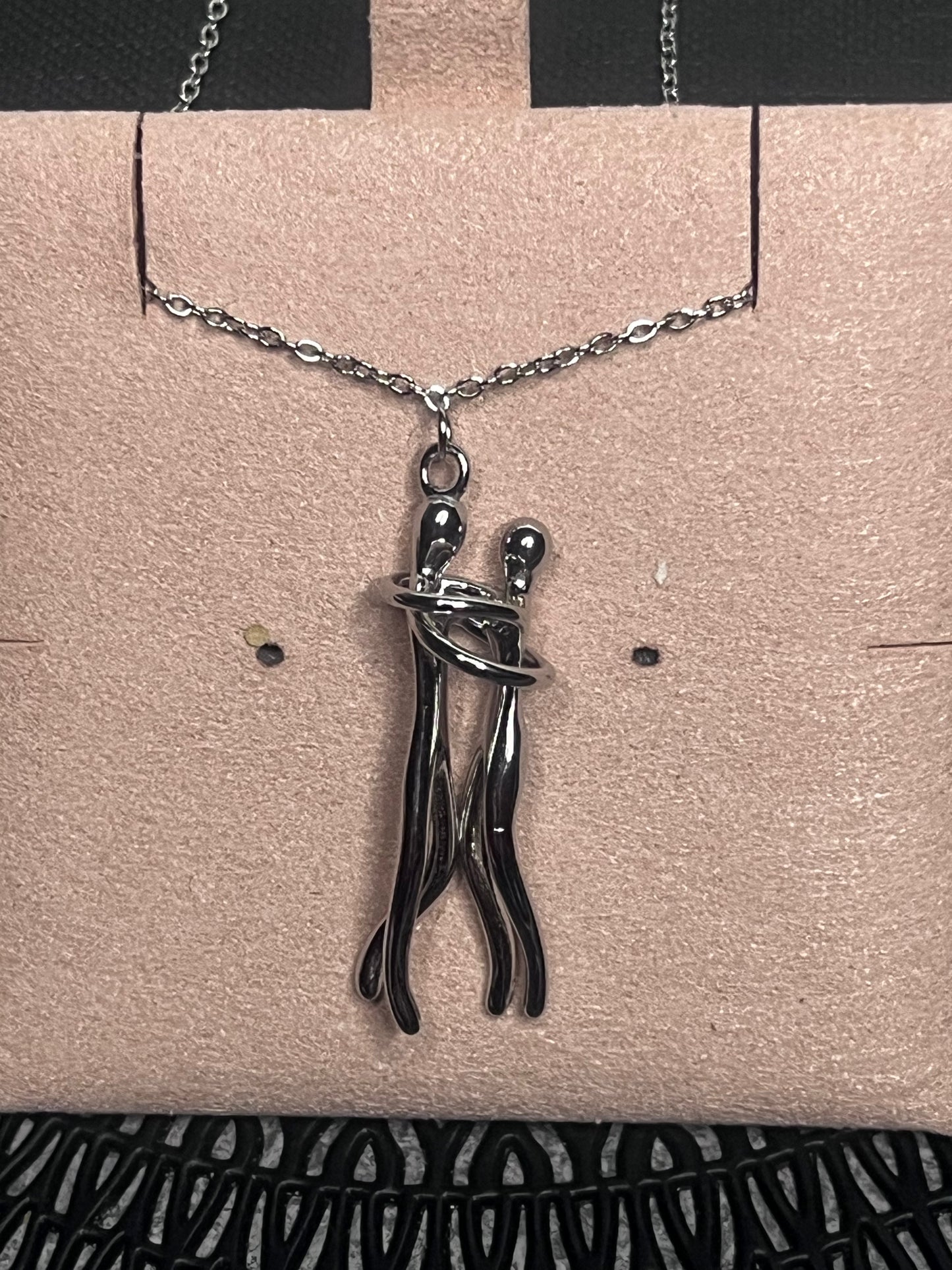 Collana “l’abbraccio infinito”